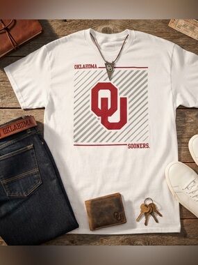 NWT! CAPTIVATING Oklahoma Sooners Short Sleeve Crewneck Tee